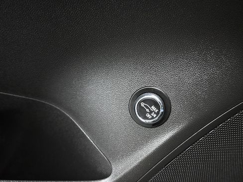 Used 2023 Buick Envision Preferred FWD image 11