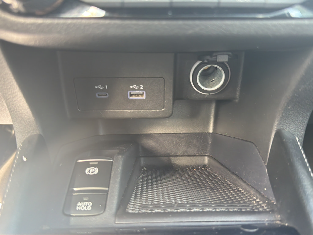 Certified 2024 Nissan Kicks SR w/ SR Premium Package FWD image 39