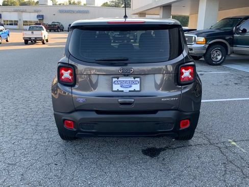 Used 2019 Jeep Renegade Sport FWD image 6