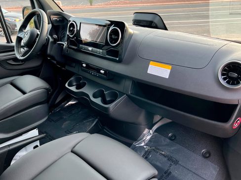 New 2026 Mercedes-Benz Sprinter 2500 image 18