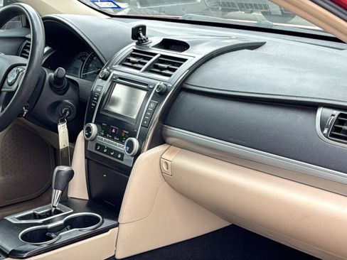 Used 2012 Toyota Camry LE image 24