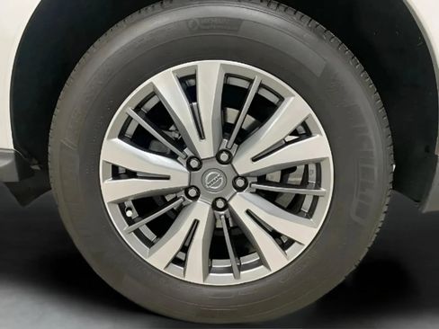Used 2020 Nissan Pathfinder SV FWD image 24