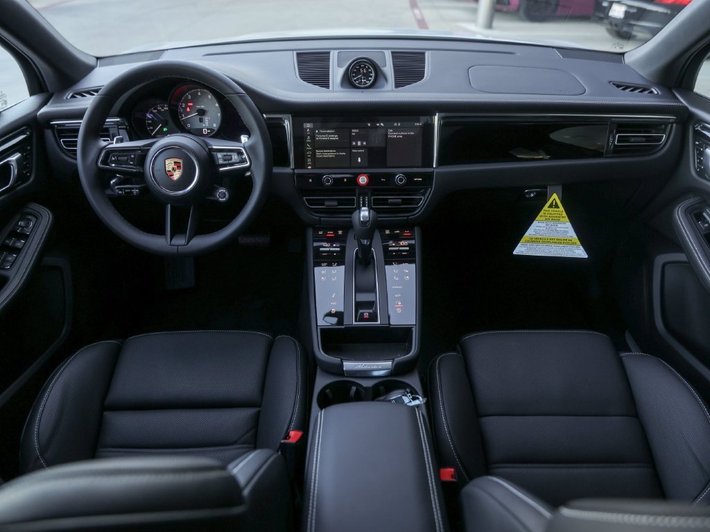 Certified 2026 Porsche Macan S AWD/4WD image 36
