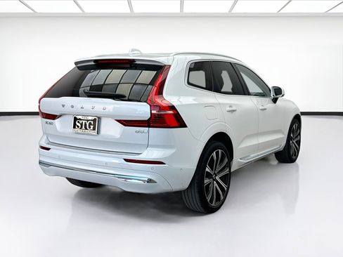 Used 2023 Volvo XC60 B5 Ultimate w/ Climate Package FWD image 4