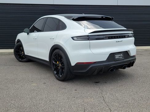 Certified 2024 Porsche Cayenne Turbo GT AWD/4WD image 7