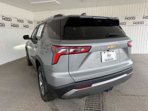 Used 2025 Chevrolet Equinox LT w/ Convenience Package II FWD image 2