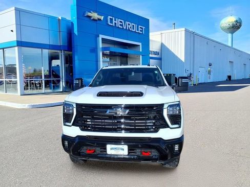 Used 2025 Chevrolet Silverado 3500 LT w/ Trail Boss Package image 9