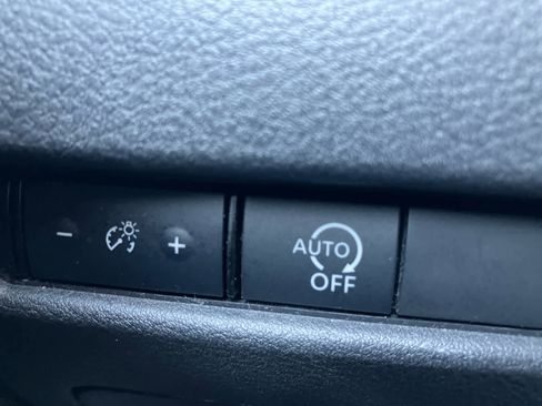 Used 2023 Nissan Rogue SV image 14