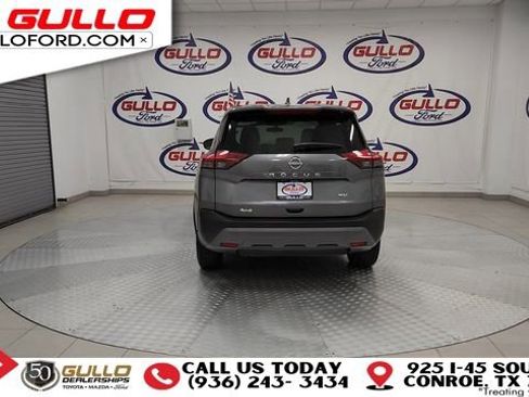 Used 2023 Nissan Rogue SV image 7