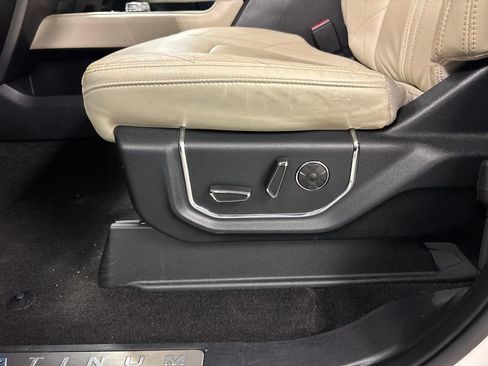 Used 2020 Ford Expedition Platinum image 27