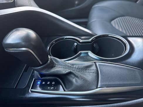 Used 2020 Toyota Camry SE image 33