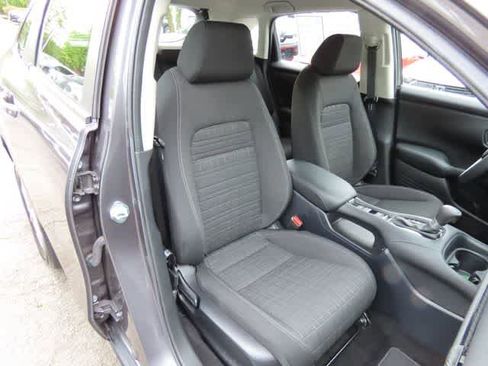 Certified 2025 Honda HR-V LX image 16