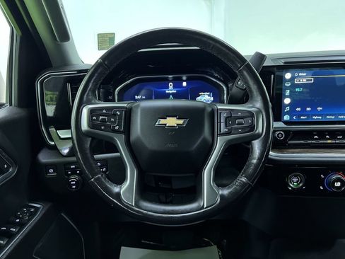 Used 2022 Chevrolet Silverado 1500 LT AWD/4WD image 21