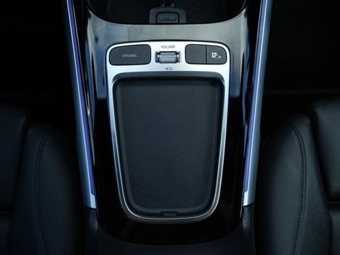 Used 2025 Mercedes-Benz GLB 250 4MATIC image 31