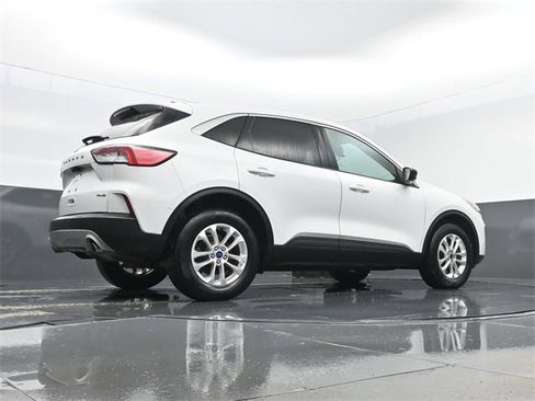 Used 2022 Ford Escape SE w/ Cold Weather Package image 25
