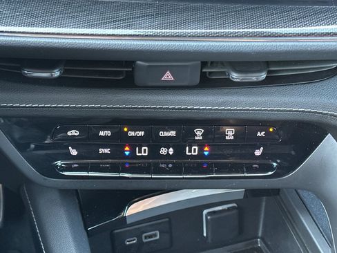 Used 2022 Buick Envision Essence w/ Sport Touring Package image 27