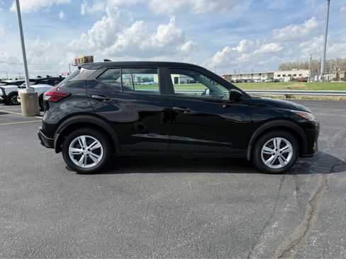 Used 2025 Nissan Kicks Play S image 9