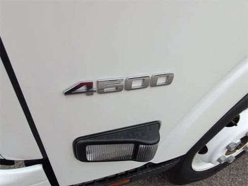 Used 2024 Chevrolet Low Cab Forward image 28