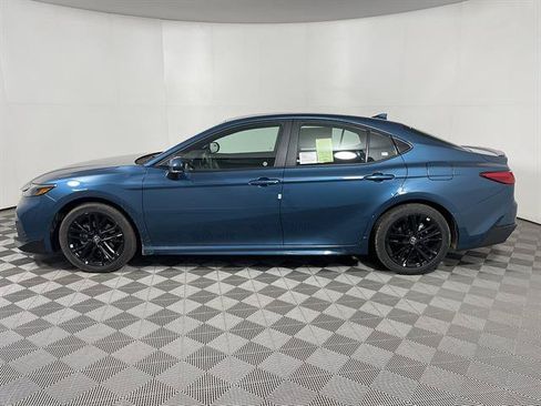 New 2026 Toyota Camry SE FWD image 4