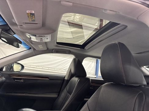 Used 2018 Lexus ES 350 w/ Luxury Package w/Wood Trim image 49