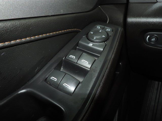 Used 2021 Chevrolet Traverse LT FWD image 29
