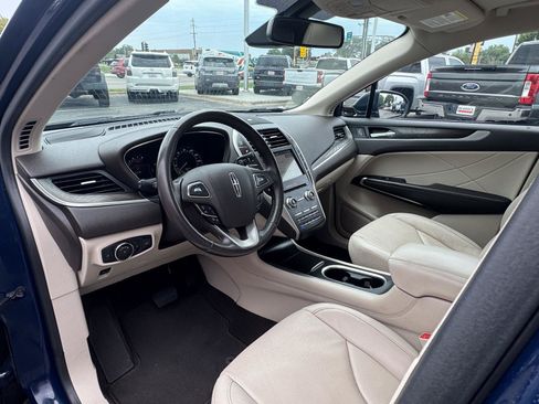 Used 2019 Lincoln MKC Reserve AWD/4WD image 18