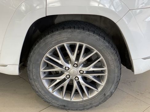 Used 2018 Jeep Grand Cherokee Summit AWD/4WD image 13