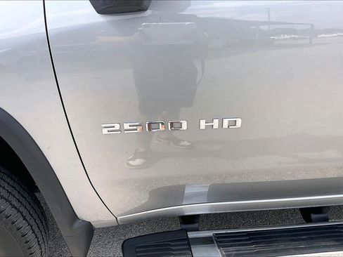 Used 2025 Chevrolet Silverado 2500 LT w/ Convenience Package image 32
