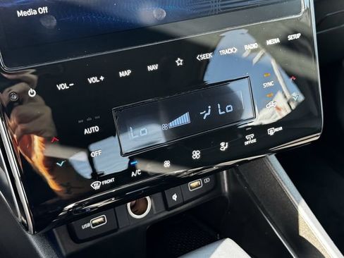 Used 2024 Hyundai Santa Cruz Limited AWD/4WD image 19
