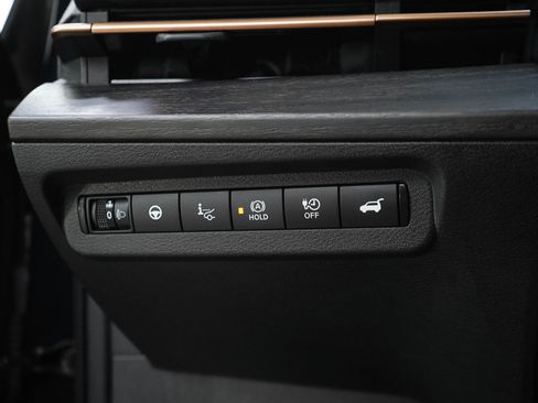 Used 2024 Nissan Ariya AWD image 28