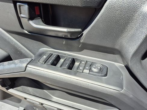 Used 2025 Toyota Tacoma SR5 image 13