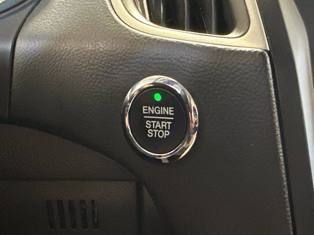 Used 2023 Ford Edge SEL AWD/4WD image 45