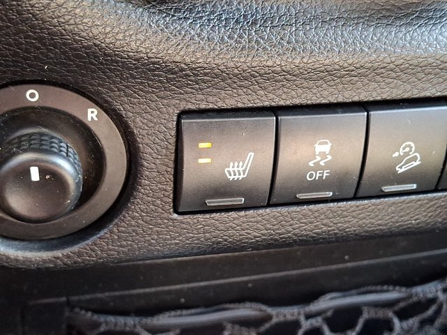 Used 2014 Jeep Wrangler Unlimited Sahara w/ Dual Top Group AWD/4WD image 27