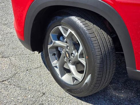 New 2026 Chevrolet Trax LT w/ Sunroof Package image 22