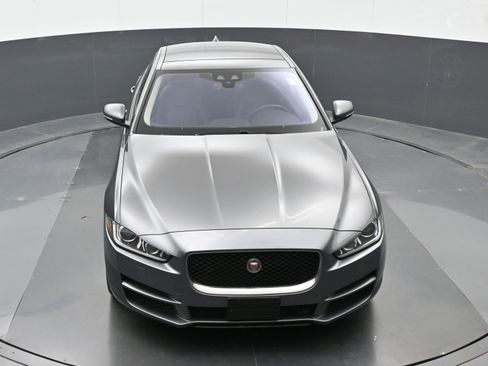 Used 2017 Jaguar XE Premium AWD/4WD image 34