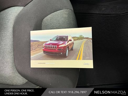 Used 2017 Jeep Cherokee Sport FWD image 44