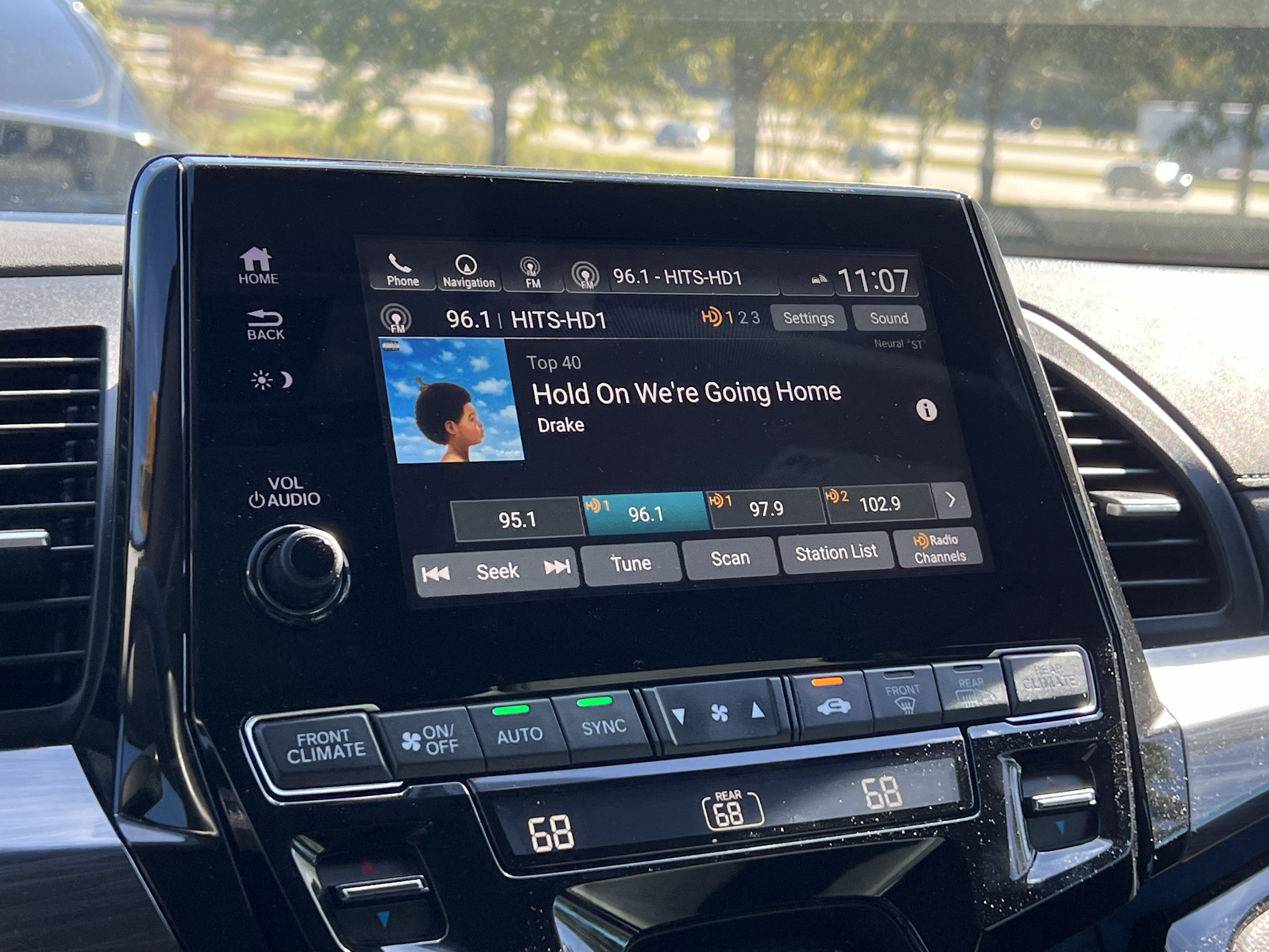 Used 2021 Honda Odyssey Elite image 23