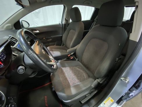 Used 2018 Chevrolet Sonic LT w/ Convenience Package image 9