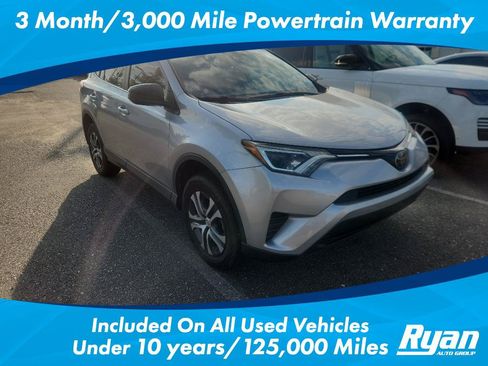 Used 2018 Toyota RAV4 LE FWD image 1