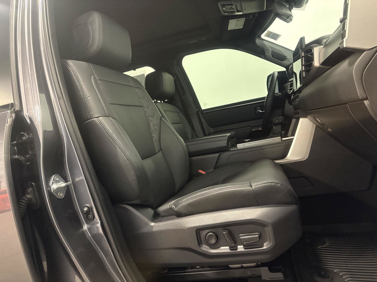 Used 2025 Toyota Sequoia 4WD image 65
