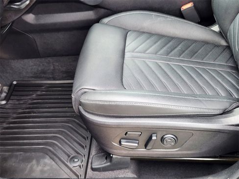 Used 2024 Kia Sorento SX Prestige image 10