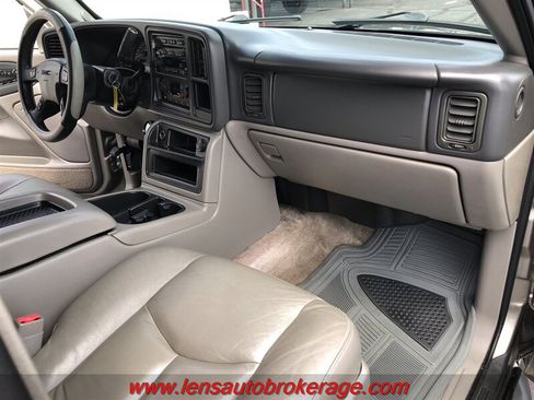 Used 2003 GMC Yukon XL SLT w/ 1SD Preferred Equipment Group AWD/4WD image 28