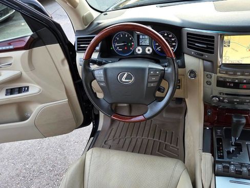 Used 2011 Lexus LX 570 4WD image 36