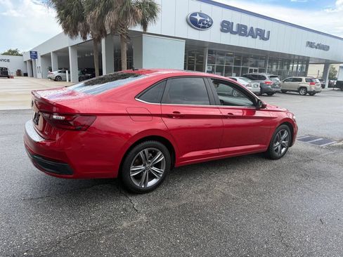 Used 2023 Volkswagen Jetta SE FWD image 3