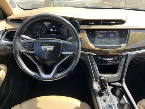 Used 2020 Cadillac XT6 Premium Luxury w/ Platinum Package AWD/4WD image 10