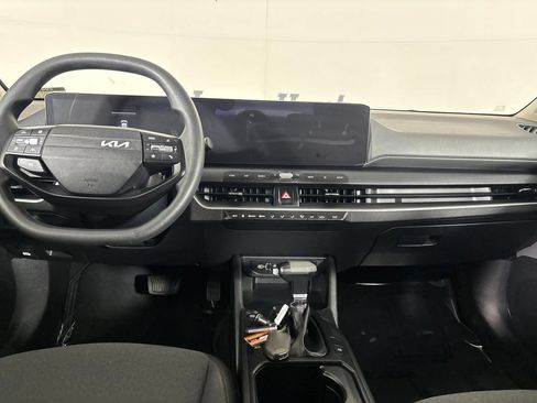 Used 2025 Kia K4 FWD image 23