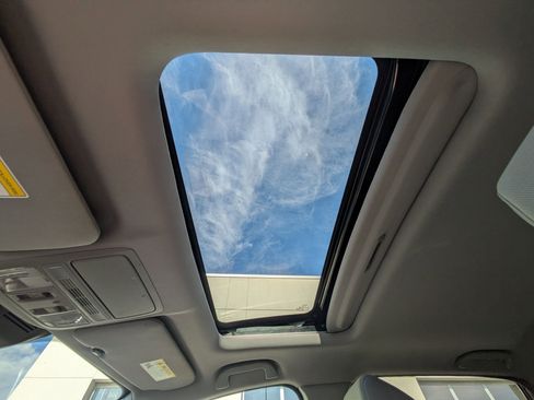 Used 2019 Honda CR-V EX image 17