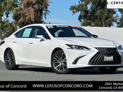 Used 2025 Lexus ES 300h w/ Premium Package