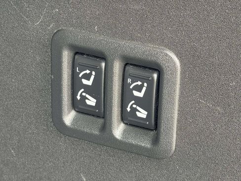 Used 2012 Nissan Armada Platinum AWD/4WD image 11