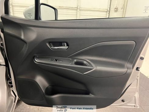 Used 2025 Nissan Versa SV FWD image 34